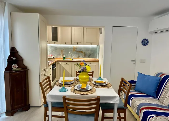 Cozy Flat Near The Beach